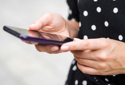 Жительница Никосии познакомилась с мужчиной в TikTok и перевела ему 3000 евро. Он обещал вернуть ей деньги наличными - evropakipr.com - Кипр - Никосия