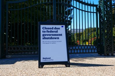 Дональд Трамп - Чак Шумер - Администрация Трампа готовится к массовым увольнениям федеральных служащих на фоне продолжающегося шатдауна - kiprinform.com - Сша - Вашингтон - Президент