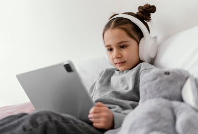 Минобразования Кипра выплатит гранты родителям части школьников на покупку ноутбуков и планшетов - evropakipr.com - Кипр