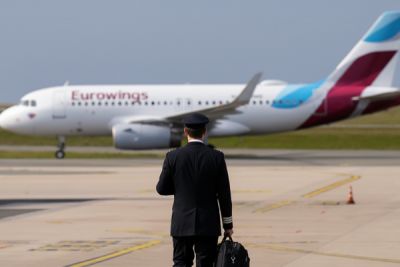 Поддельный пилот несколько лет выполнял рейсы по Европе - cyprusbutterfly.com.cy - Норвегия - Литва - Мальта