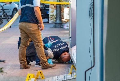 Воры разбили дверь и витрину ювелирного магазина в Ларнаке. И уехали с добычей на скутере - evropakipr.com - Кипр