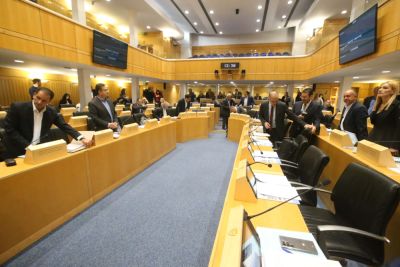 Сотирис Иоанн - Алекос Трифонидис - Парламент утвердил закон об удалённой работе для сотрудников государственного сектора - kiprinform.com - Кипр - Никосия