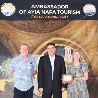 Британская пара названа Айя-Напой «послами туризма» после 70 визитов - kiprinform.com - Кипр - Англия - Айя-Напы