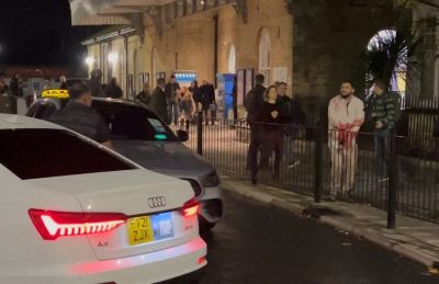 Кир Стармер - Девять человек ранены в результате поножовщины в поезде недалеко от Кембриджа, двое арестованы - kiprinform.com - Англия - Лондон