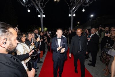 Кевин Спейси представил премьеру своего музыкального шоу “Songs & Stories” на Кипре - cyprusbutterfly.com.cy - Кипр