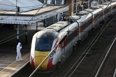 Мужчине предъявлены обвинения после поножовщины в поезде, следовавшем в Лондон - kiprinform.com - Англия - Лондон