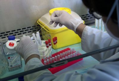 Петрос Караяннис - На Кипре появилась новая мутация коронавируса с сильной болью в горле - evropakipr.com - Кипр - Лондон