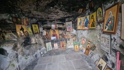 На севере Кипра художник объявил голодовку, протестуя против передачи в коммерческую аренду восстановленной им исторической церкви - kiprinform.com - Кипр - деревня Айос