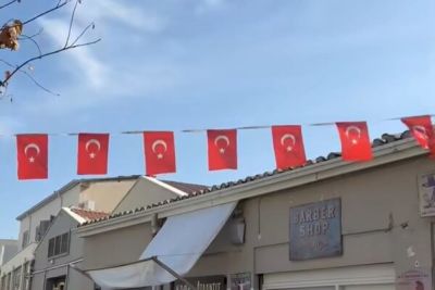 Хараламбос Прунцос - Скандал в Никосии: турецкие флаги на площади вызвали волнения - cyprusbutterfly.com.cy - Кипр - Никосия