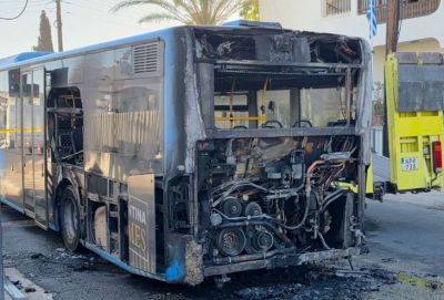 Алексис Вафиадис - Новый пожар в автобусе в Пафосе. В минтранспорта Кипра пройдет срочное совещание - evropakipr.com - Кипр - Пафос
