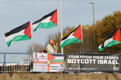 Бирмингем под усиленной охраной: полиция развернула 700 сотрудников перед матчем «Астон Виллы» и «Маккаби Тель-Авив» - kiprinform.com - Англия - Тель-Авив - Амстердам