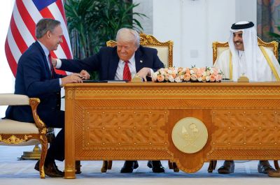 Дональд Трамп - Белый дом заявляет, что сделки между США и Катаром приведут к “экономическому обмену” на сумму 1,2 трлн долларов. - kiprinform.com - Сша - Катар - Президент