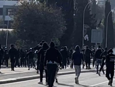 Кириаки Ламбрианид - Толпа в капюшонах ворвалась в футбольный фан-клуб в Никосии - kiprinform.com - Никосия