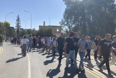 Никос Христодулидис - Тасосе Пападопулосе - Протест в Никосии: дети от смешанных браков требуют гражданства Кипра - cyprusbutterfly.com.cy - Кипр - Никосия - Турция
