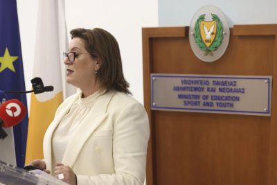 Афина Михаэлиду - Министр образования Кипра готова к диалогу по “незначительным” аспектам реформы оценивания учителей - kiprinform.com - Кипр - Никосия