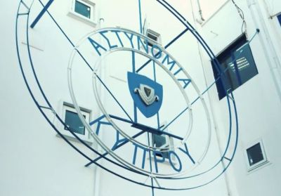 Кириаки Ламбрианиду - Пресс-служба полиции Кипра заявила, что два любвеобильных офицера находились не при исполнении служебных обязанностей - evropakipr.com - Кипр