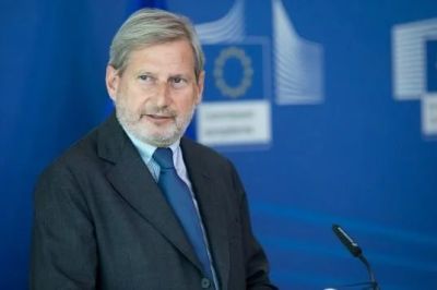 Эрсин Татарый - Никосом Христодулидисом - Посланник ЕС по Кипру Йоханнес Хан прибыл на остров на фоне разногласий с лидерами турок-киприотов - kiprinform.com - Кипр - Никосия - Евросоюз - деревня Ляйен - Президент