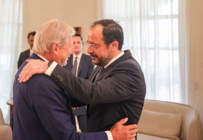 Никос Христодулидис - Президент Кипра и посланник ЕС Хан обсудили возобновление переговоров по кипрской проблеме - kiprinform.com - Кипр - Никосия - Турция - Евросоюз - деревня Ляйен - Президент