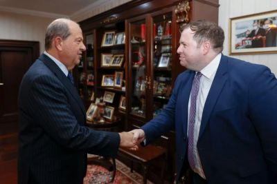 Стивен Даути - Татар встретился с госминистром Великобритании: Призывает к решению на основе двух государств и критикует действия Кипра по собственности - kiprinform.com - Кипр - Англия - Лондон - Женева - Нью-Йорк