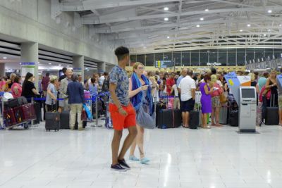 Внимание, в аэропорту Ларнаки серьезная перегруженность! - cyprusbutterfly.com.cy - Кипр