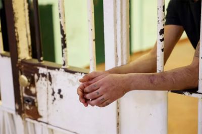 Италия может освободить 10 000 заключённых для борьбы с переполненностью тюрем - kiprinform.com - Кипр - Турция - Италия - Франция - Рим