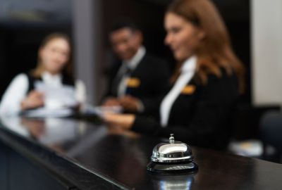 Яннис Панайоту - Профсоюзы работников гостиничного бизнеса Кипра объявили о забастовке в разгар туристического сезона - evropakipr.com - Кипр