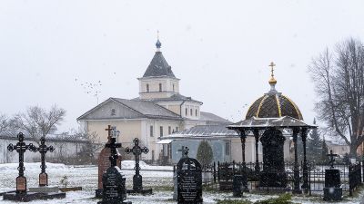 Между могил. Зарисовки из Оптиной - cyplive.com - Пермь