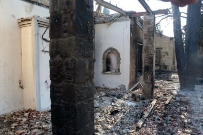 Чиновники Лимассола проводят встречи с жителями, пострадавшими от пожаров - kiprinform.com - Кипр