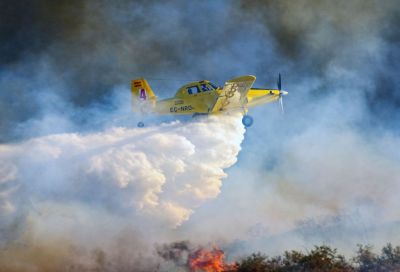 Пожар в Тале: два самолета сбрасывали воду, летая чуть выше крыш домов (видео) - evropakipr.com - Кипр