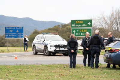 В Австралии погибли два полицейских, сотни человек разыскивают вооруженного преступника - kiprinform.com - Австралия - Мельбурн