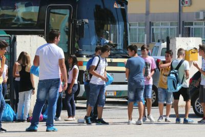 Кипрские школьники смогут пользоваться автобусами по льготным тарифам - cyprusbutterfly.com.cy - Кипр