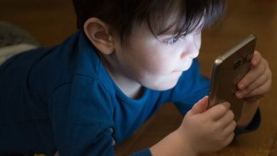 Смартфон – родительский помощник или инструмент деградации ребенка? - cyplive.com - Сша