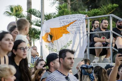 Протест в Никосии: Демонстрация у президентского дворца из-за пожаров в Лимассоле - kiprinform.com - Кипр - Никосия - деревня Лимассол