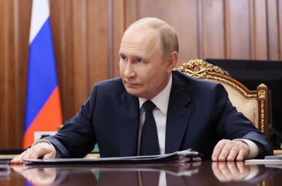 Владимир Путин - Дмитрий Песков - Дональд Трамп - Дмитрий Медведев - Кремль призвал к “осторожности” в ядерной риторике после заявления Трампа о подлодках - kiprinform.com - Россия - Москва - Сша - Украина - Китай - Индия - Президент