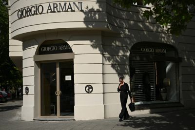 Armani переходит в новую эпоху: наследники обязаны продать бренд или вывести его на биржу - kiprinform.com - Италия