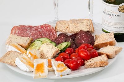 Швеция вдвое снизит НДС на продукты питания для стимулирования экономики - kiprinform.com - Швеция - Стокгольм