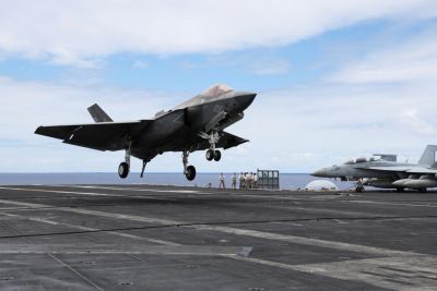 Дональд Трамп - США направили истребители F-35 в Карибский бассейн, напряжение с Венесуэлой растет - kiprinform.com - Сша - Вашингтон - Венесуэла - Президент