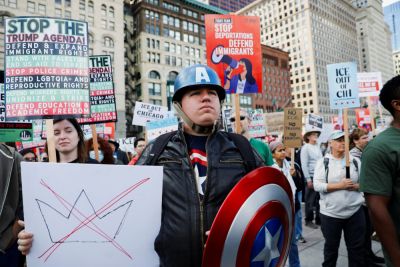 Дональд Трамп - “Я люблю запах депортаций по утрам”: Тысячи демонстрантов вышли на марш против политики Трампа в Чикаго - kiprinform.com - Сша - Мексика - Президент
