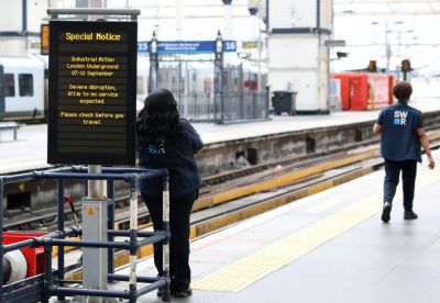 Забастовка парализовала лондонское метро: транспортные сбои и перенос концертов - kiprinform.com - Англия - Лондон